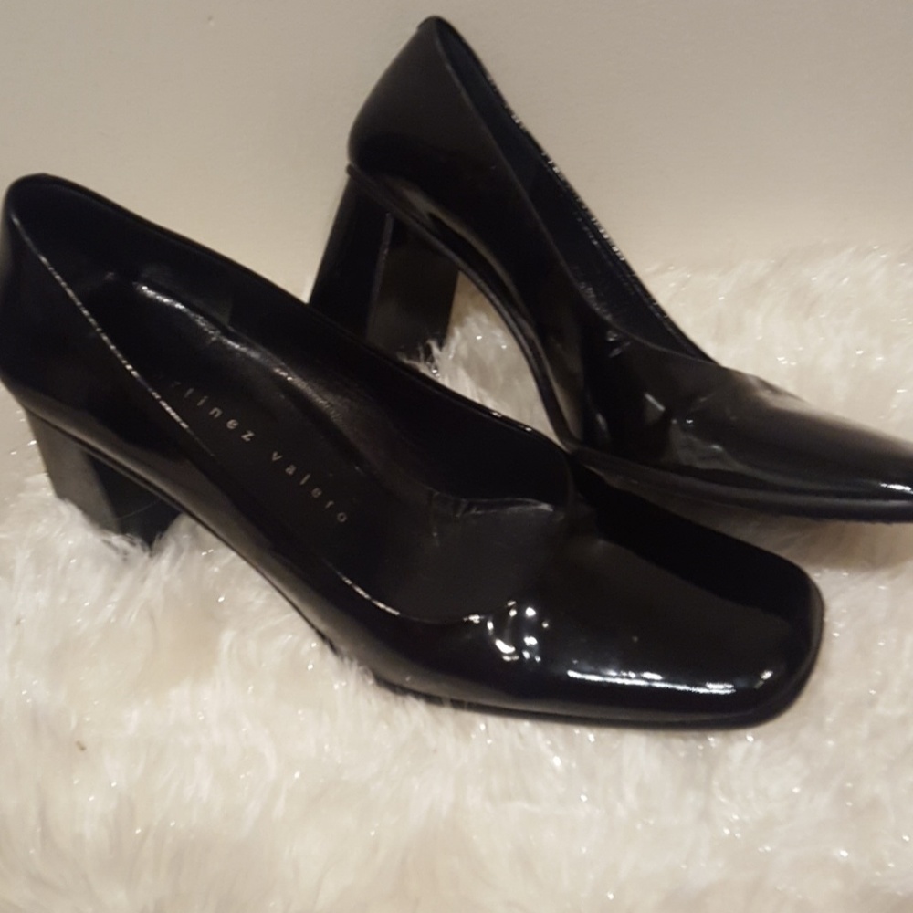MARTINEZ VALERO Black Pumps